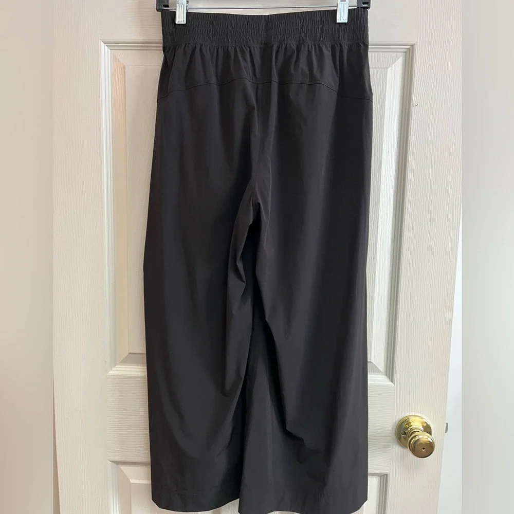 ZYIA work flow pants. Gaucho style. Nylon & spandex. Elastic waist. NWT. Size M - Picture 6 of 8